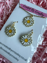 Load image into Gallery viewer, White Flower Jewellery Set
