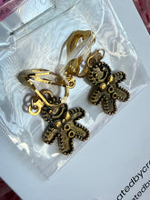 Load image into Gallery viewer, Gingerbread Man Clip On Earrings
