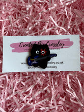 Load image into Gallery viewer, Bass Guitar Cat Pin Badge

