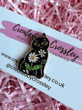 Load image into Gallery viewer, Flower Cat Pin Badge
