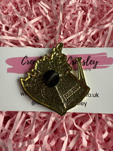 Load image into Gallery viewer, Flower Watering Can Cat Pin Badge
