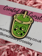 Load image into Gallery viewer, Frog Bubble Tea Pin Badge
