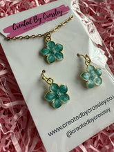 Load image into Gallery viewer, Blue Flower Jewellery Set
