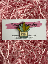 Load image into Gallery viewer, Plant Daddy Pin Badge
