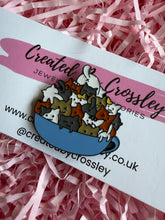 Load image into Gallery viewer, Mug of Cats Pin Badge
