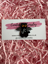 Load image into Gallery viewer, Bat Cat Pin Badge
