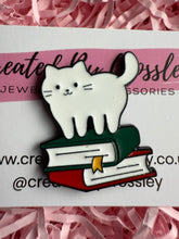 Load image into Gallery viewer, Book Cat Pin Badge
