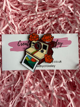 Load image into Gallery viewer, Nature Flower Polaroid Camera Pin Badge
