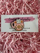 Load image into Gallery viewer, Teacup Cat Pin Badge
