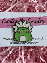 Load image into Gallery viewer, Flower Frog Pin Badge
