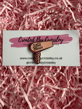 Load image into Gallery viewer, Hairdryer Pin Badge

