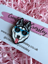 Load image into Gallery viewer, Cool Husky Dog Pin Badge
