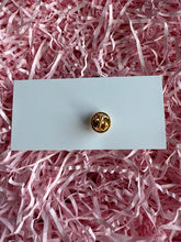 Load image into Gallery viewer, Guitar Pin badge
