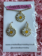 Load image into Gallery viewer, White Flower Jewellery Set
