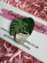 Load image into Gallery viewer, Monstera Plant Pin Badge

