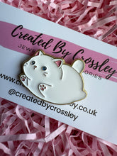 Load image into Gallery viewer, White Cat Pin Badge
