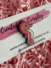 Load image into Gallery viewer, Seahorse Pin Badge
