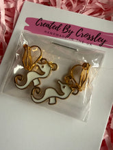 Load image into Gallery viewer, Seahorse Clip On Earrings
