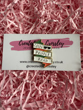 Load image into Gallery viewer, Cool People Read Pin Badge
