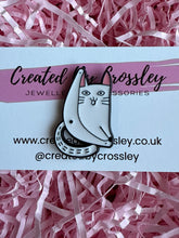 Load image into Gallery viewer, Funny White Cat Pin Badge
