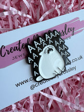 Load image into Gallery viewer, Screaming Cat Pin Badge
