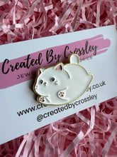 Load image into Gallery viewer, White Cat Pin Badge
