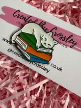 Load image into Gallery viewer, Book Cat Pin Badge
