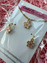 Load image into Gallery viewer, Mini Flower Jewellery Set
