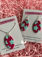 Load image into Gallery viewer, Pink Blue Star Oval Clay Earrings and Necklace
