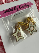 Load image into Gallery viewer, White Outline Star Clip On Earrings
