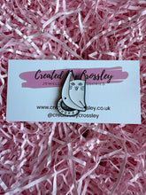 Load image into Gallery viewer, Funny White Cat Pin Badge
