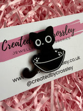 Load image into Gallery viewer, Cat Pin Badge
