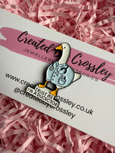Load image into Gallery viewer, “Trust me I’m a duckctor” Duck Pin Badge
