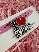 Load image into Gallery viewer, I Love Kpop Pin Badge

