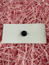 Load image into Gallery viewer, Grey Cat Pin Badge
