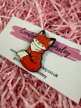 Load image into Gallery viewer, Fox Pin Badge
