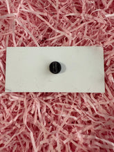 Load image into Gallery viewer, Fox Pin Badge
