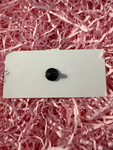 Load image into Gallery viewer, Flower Cat Pin Badge
