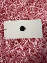 Load image into Gallery viewer, White Cat Pin Badge
