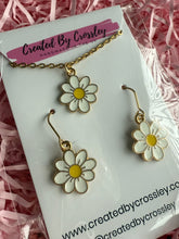 Load image into Gallery viewer, White Flower Jewellery Set
