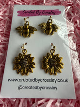 Load image into Gallery viewer, Flower Bee Earring Duo

