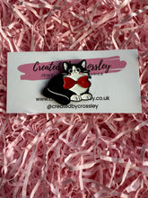 Load image into Gallery viewer, Bow Cat Pin Badge
