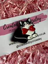 Load image into Gallery viewer, Bow Cat Pin Badge
