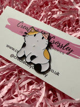 Load image into Gallery viewer, Cute Cat Pin Badge
