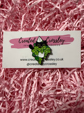 Load image into Gallery viewer, Plant Cat Pin Badge
