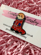 Load image into Gallery viewer, Astronaut Otter Pin Badge
