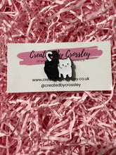 Load image into Gallery viewer, Two Heart Cats Pin Badge
