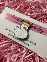 Load image into Gallery viewer, Crown Duck Pin Badge
