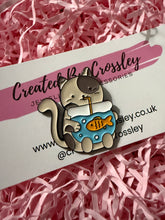 Load image into Gallery viewer, Fishbowl Cat Pin Badge

