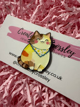 Load image into Gallery viewer, Yellow Happy Cat Pin Badge
